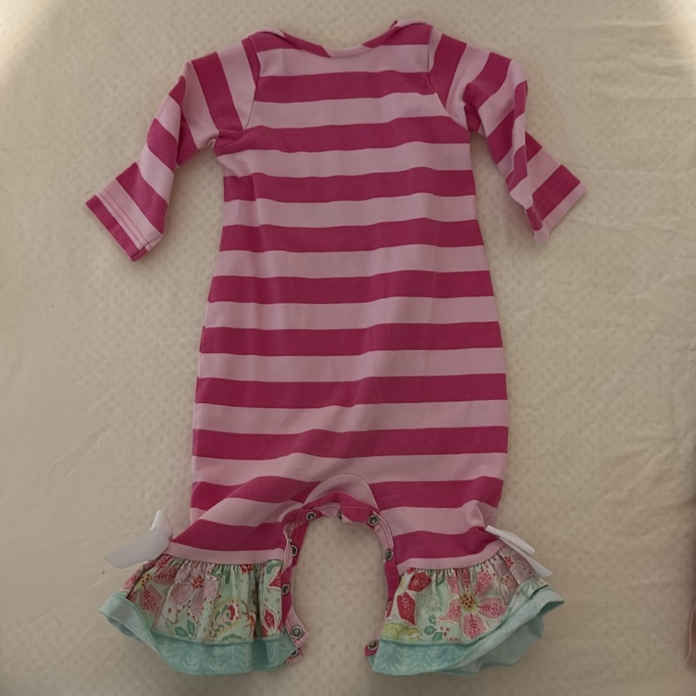 Outfit - Picture 2 of 2